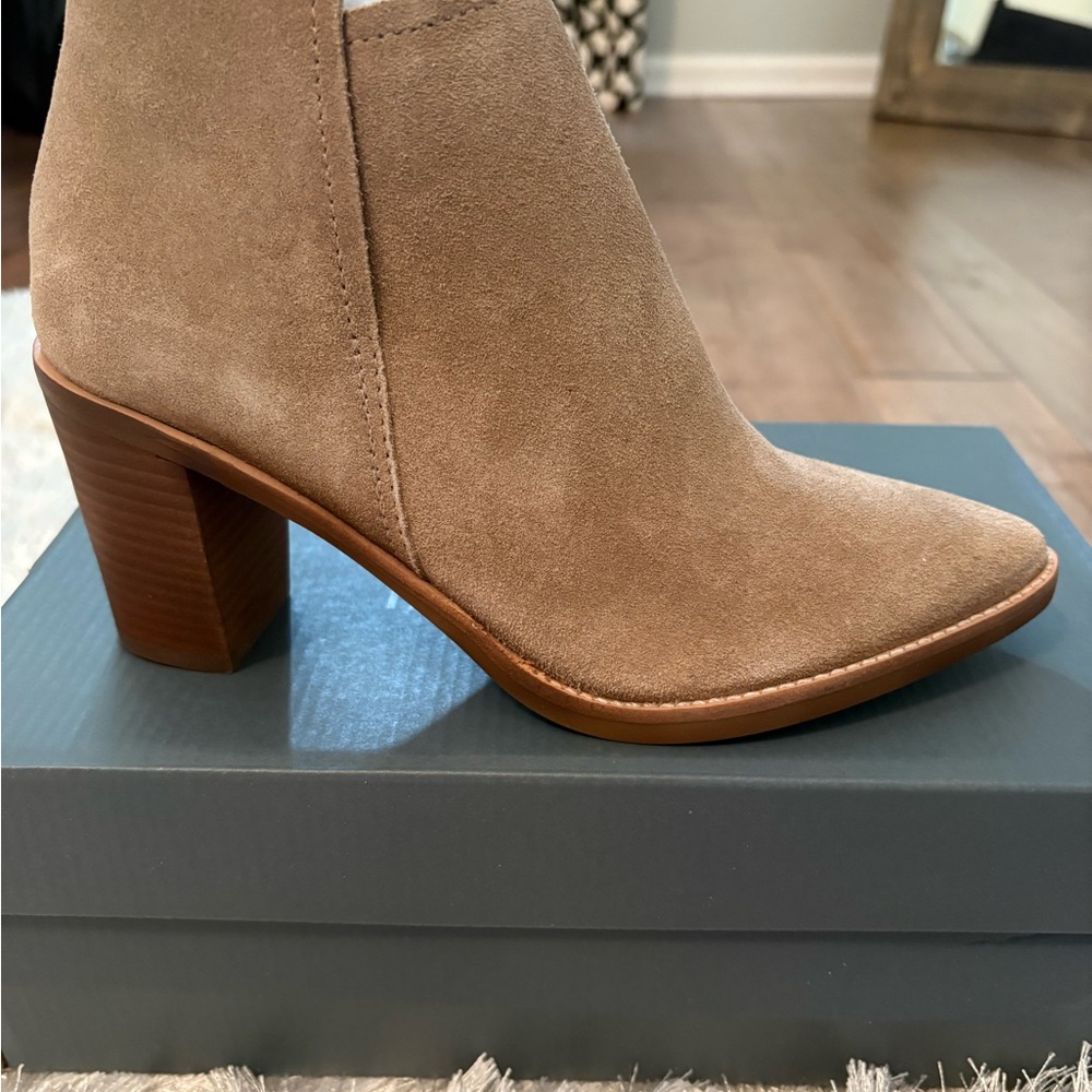 Women's Dolce Vita Tan Ankle Boots - Picture 5 of 5